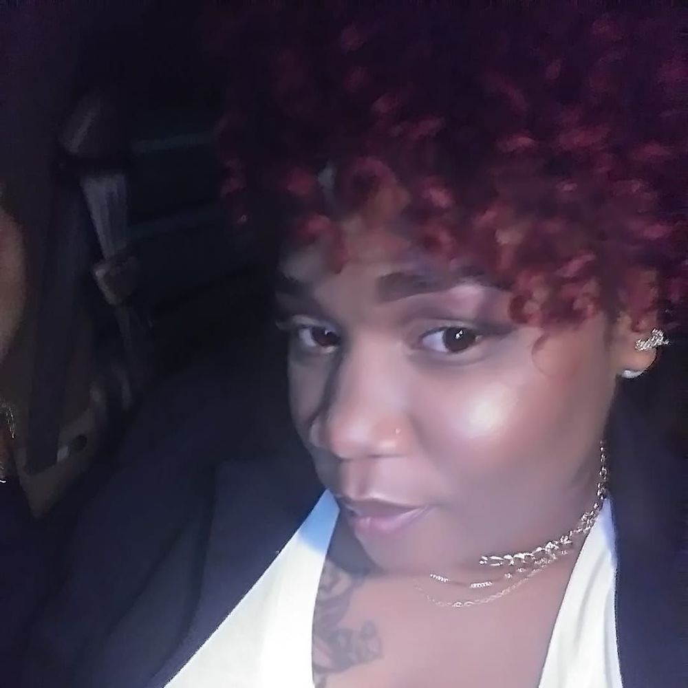Meet your Posher, Re'aunza